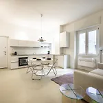 Apartament Isola Urban Oasis - Cozy & Stylish *